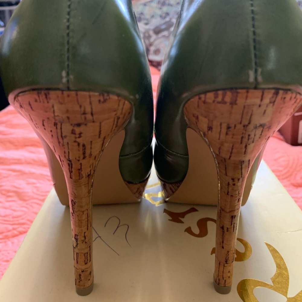 Shoes - Picture 3 of 3